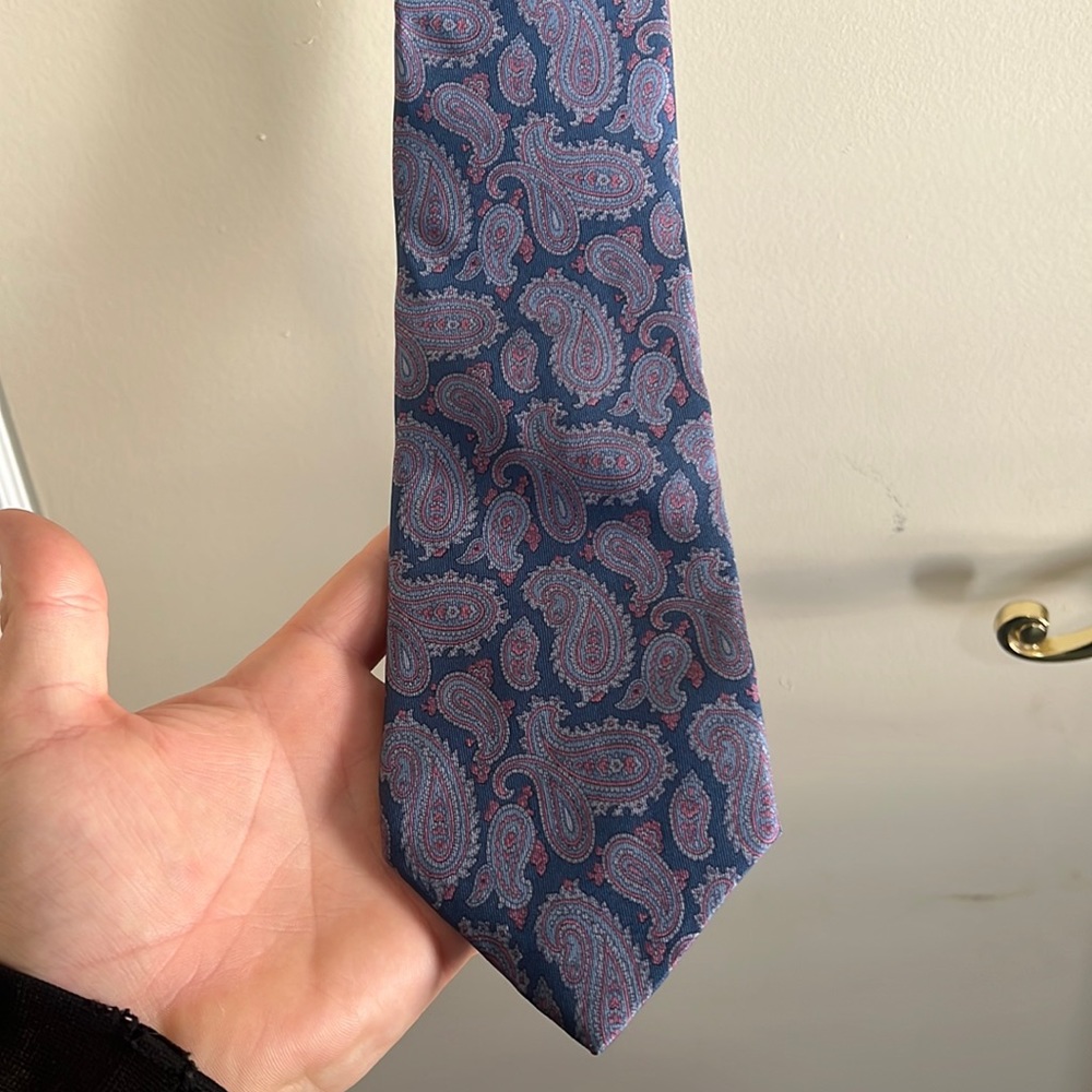 417 BY VAN HEUSEN necktie